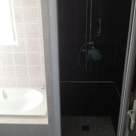 D'hotes L'amaryllis 쿠르농-데오베르뉴